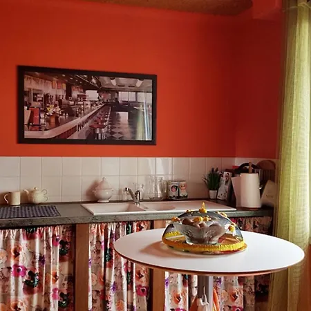 Prázdninový dům Pour Personne, Avec Acces A La Cuisine, Et Au Jardin Calme *